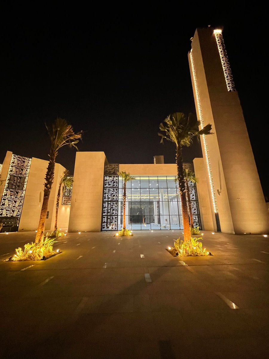 تم بحمدالله افتتاح جامع الشيخ/محمد بن عبدالله الماجد رحمه الله في حي الملقا وأقيمت صلاة العشاء فيه وهو من تصميم وإشراف شركة سواعد الهندسية <a href="/sawaedsa/">سواعد Sawaed معماريون.مخططون.مهندسون</a> سائلا المولى عز وجل ان يكتب اجر القائمين على مؤسسة أوقاف الشيخ محمد بن عبدالله بن ابراهيم الماجد رحمه الله التي قامت ببناءه