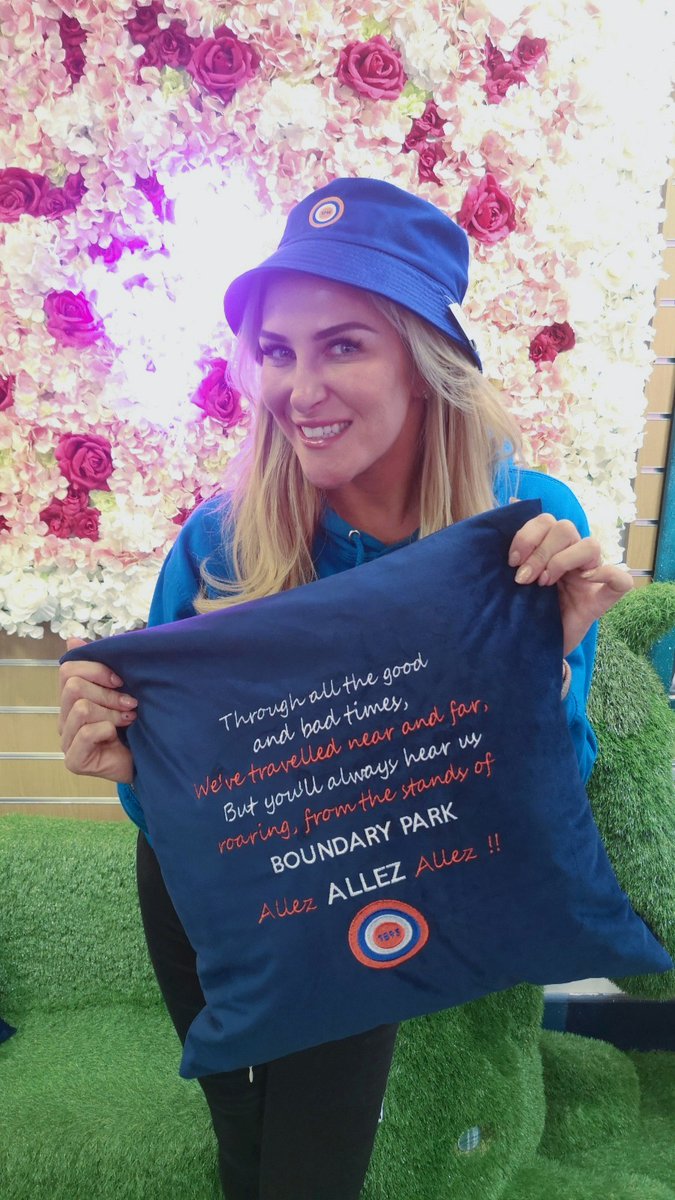 SamanthaCorry's tweet photo. Hi @Oldham_Hour It's the final 3 days that #oldhammade is open.I took my embroidered bucket hats and new chant cushion in today (modelled by one of the lovely staff) Also available are the 2 other chants.Can also be done in other team's colours.#OldhamHour cushions @StitchesRus https://t.co/IDnXcFrS6G