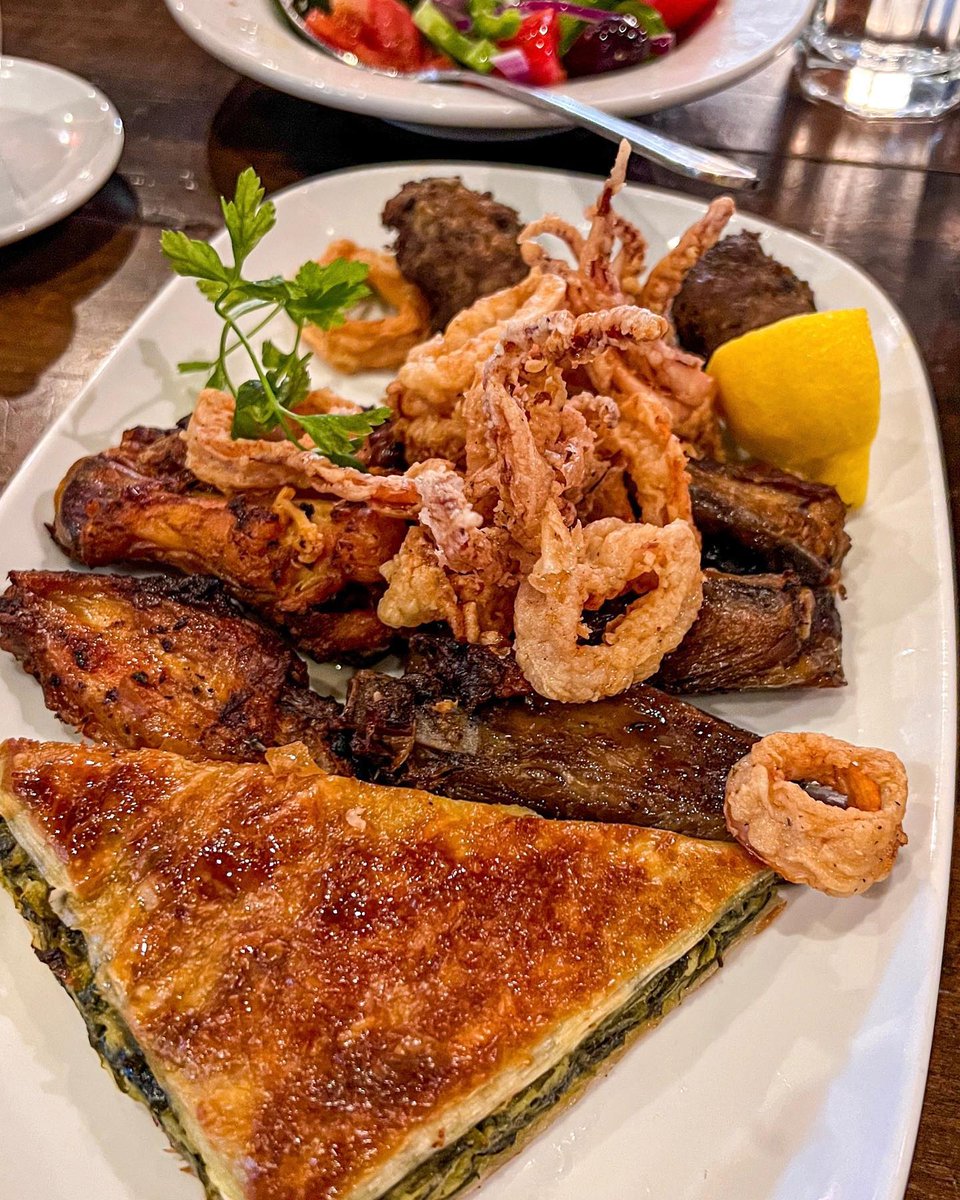 Hot Meze Monday 😋 #meze #greekfood #orlando #orlandofoodie

#📷 @kayleeatworld