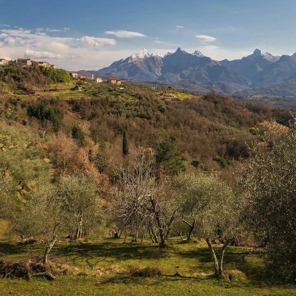 Lunigiana
.
ift.tt/TkvdRip
.
Photo by <a href="/ingsamu/">ingsamu ↗️</a>
.
#tuscanyplanet #traveltotuscany #visittuscany #tuscanlandscape #tuscanlife #tuscany #toscana #alpiapuane #landscapephotography  #mountainphotography #lunigiana instagr.am/p/CbqMjPaLvB3/