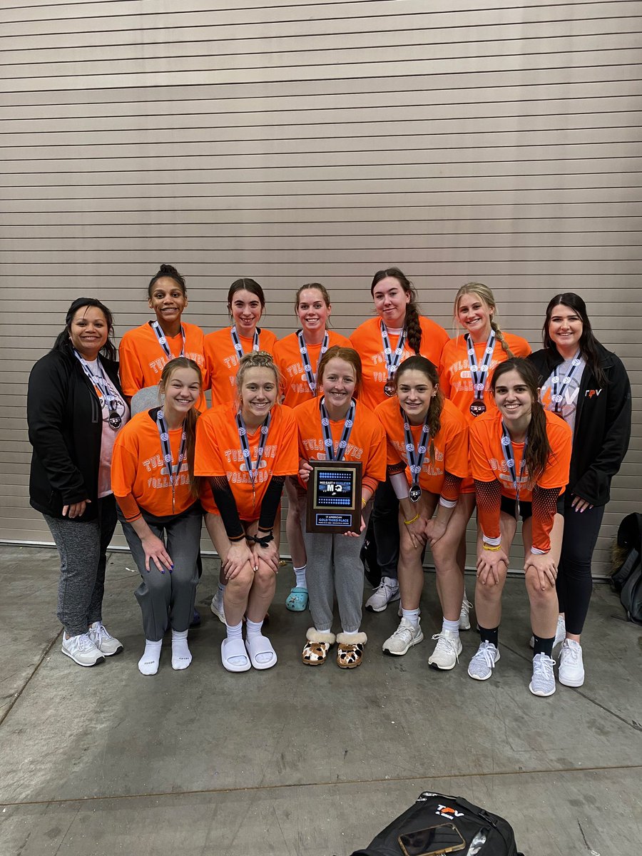 Layla Lenex tweet media