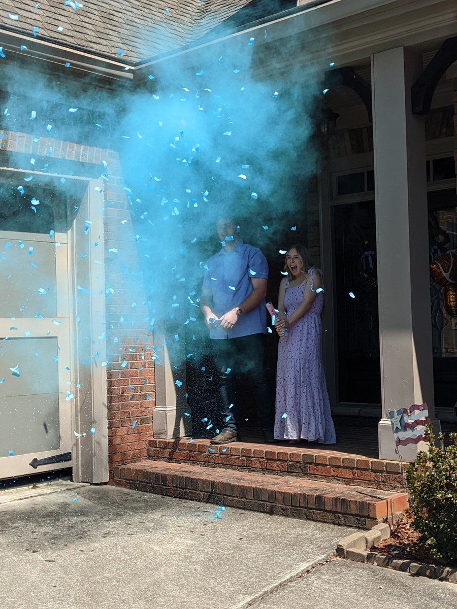 msashtonwillia1's tweet photo. So so so excited to share me and my husband will be expecting a baby boy in August 🥰💓🤗 https://t.co/kjZl451XfA