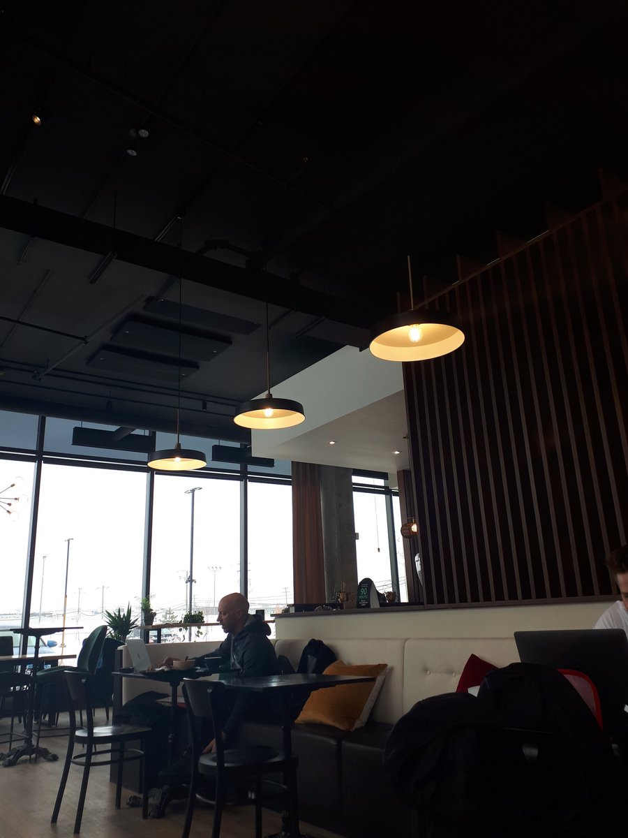 ChloeGeek36's tweet photo. Time running slowly ~
#WINTER #escafé #CoffeeTime https://t.co/xOACJ6jeTT