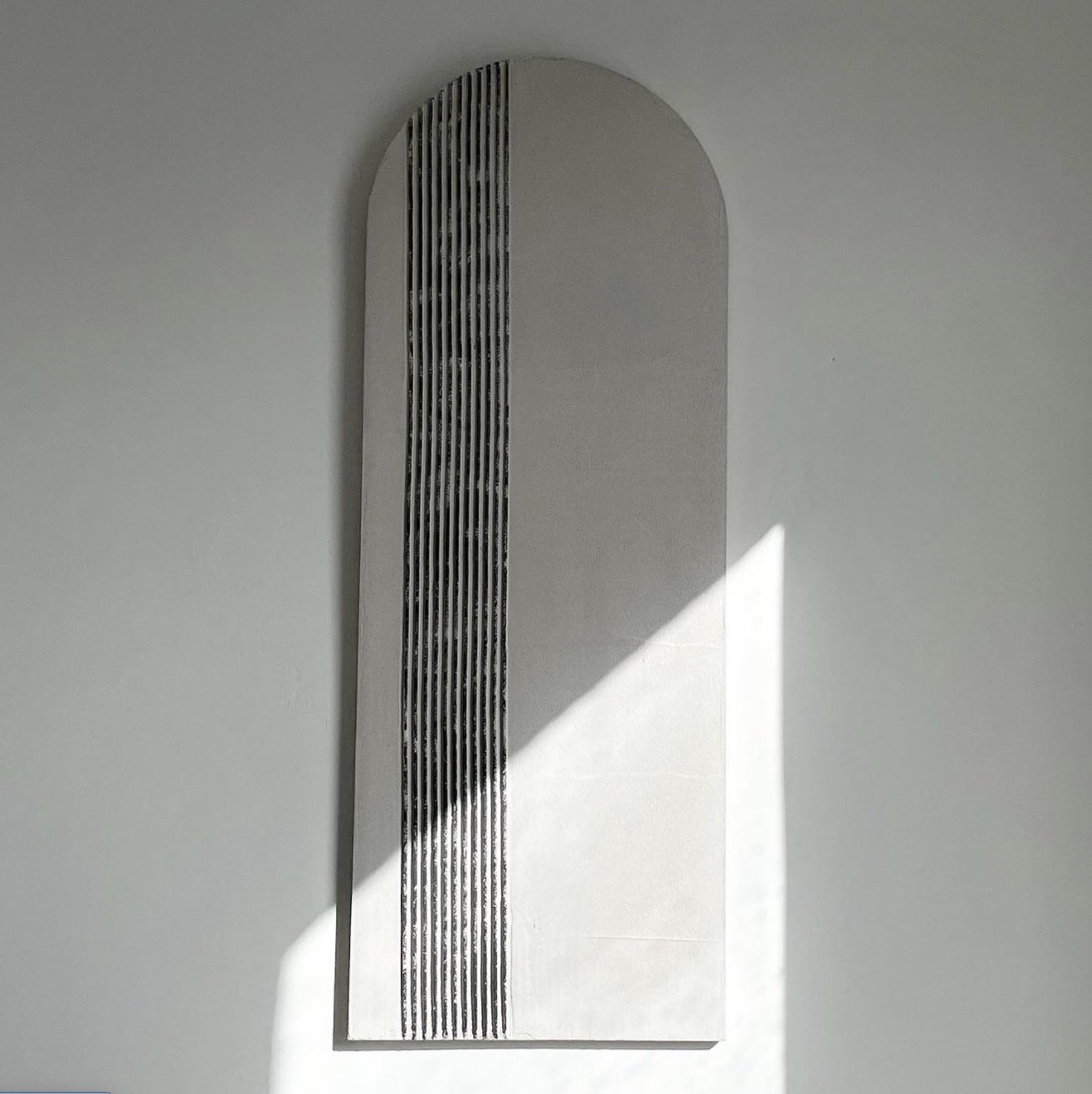 Publishbrand's tweet photo. A light amongst the shadows.
Photo credit: @minimalfolk_
.
.
.
#publishbrand #todayfortomorrow #publishers #minimalistart #minimalism #artforhim https://t.co/H3BmTwlNH8