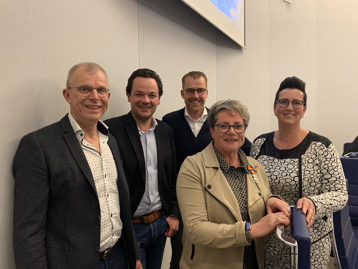 Laatste raadsvergadering 2018-2022. Als fractie en raad nemen we na vijf jaar afscheid van Wim Massier en na zestien jaar van <a href="/JanineSchiphors/">Janine Schiphorst-Kijk in de Vegte</a>!

#gemeenteraad #Dalfsen