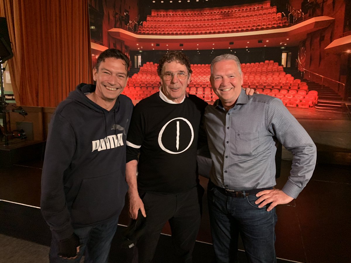 Samen met mijn broer een onvergetelijke avond beleefd in Den Bosch met jeugdidool Willem van Hanegem. #feyenoordforever <a href="/hanegem10van/">Alies</a>