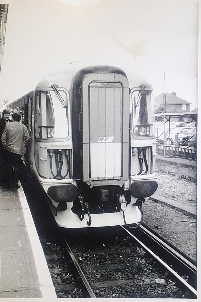 AMuddypaws's tweet image. Not my photo, but here is 2402 County of Hampshire at Brockenhurst, 7th April 1989. All polished up because this was the day it was named, and went on a press junket. 
#class442 #networksoutheast #NSE photo by John Evans
