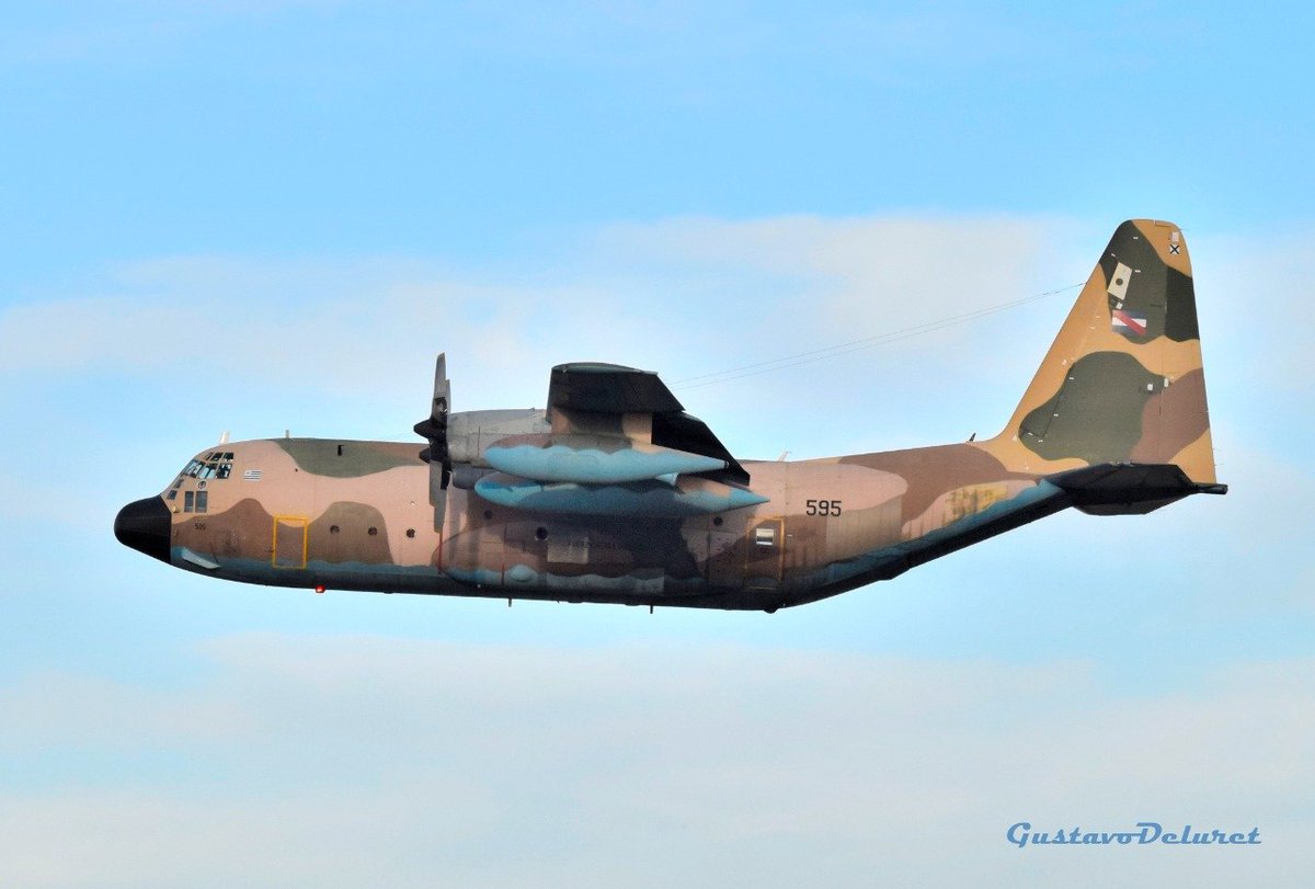 comuspottermza's tweet photo. El día de ayer aterrizó en el Aeropuerto el Lockheed KC-130H FAU595 de la @Fuerza_aerea_uy, la misma arribó desde Carrasco y partió a Santiago de Chile antes de las 19:00hs
.
Fotos de @VenierAle, @gustavolepez, @Mauricio_mdg y @DeluretGus 
.
@ArgSpotters @aviacionline https://t.co/JveRCi8Nba