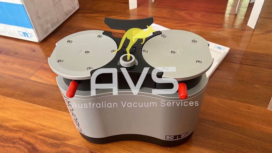 ServicesVacuum's tweet photo. Little delivery from Germany KNF pump for one of our science laboratory customers @Kunnykun @ServicesVacuum #knfpump #laboratoryvacuum #labpump #highvacuum #neuberger #germany https://t.co/zL2rtFg9xX