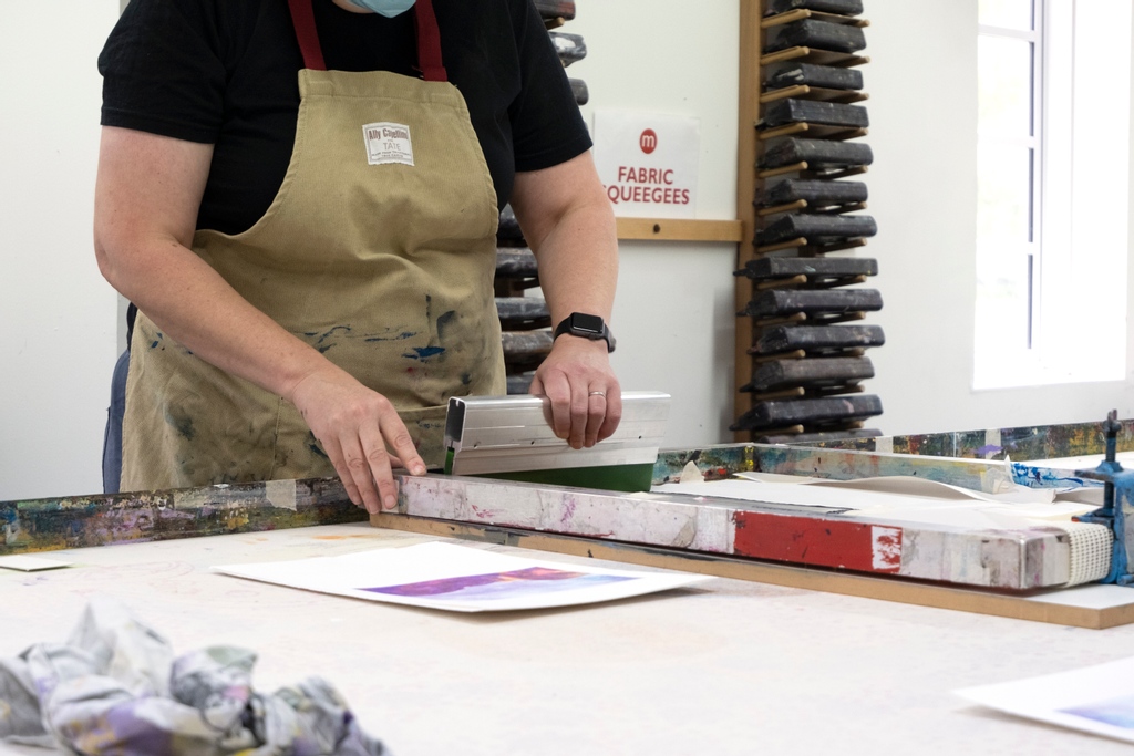 Workshop  //  CMYK

Yesterday we had our second session of our CMYK Workshop in the screen studio with Alex and Elise.  

Go to the megalo website to see what workshops + classes are coming up! 

megalo.org/classes-worksh…