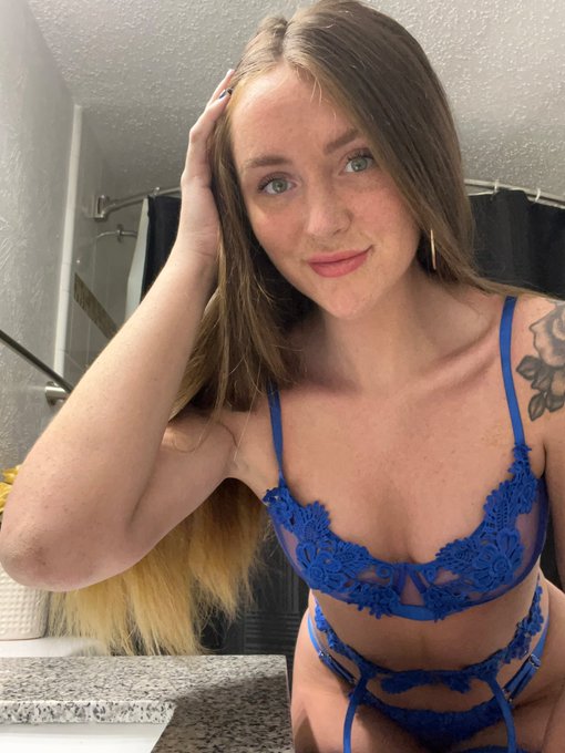 Chloe Marie - 3 pic. https://t.co/6CKlBjvZSY