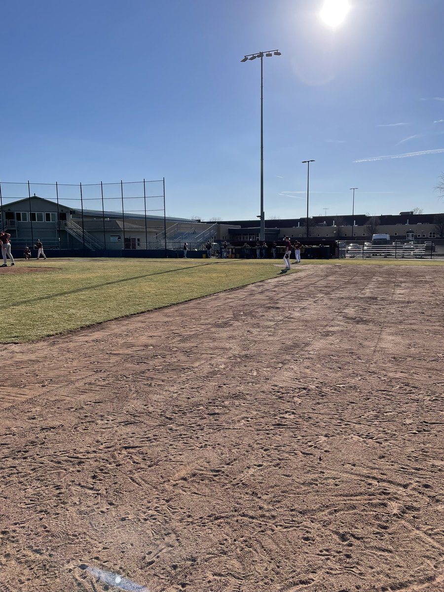 MavHSBaseball's tweet photo. 1️⃣6️⃣ brought ☀️ &amp; great energy from the fellas as preparation for  #MavsOpeningDay continued 〽️⚾️ https://t.co/3iglmygAyY