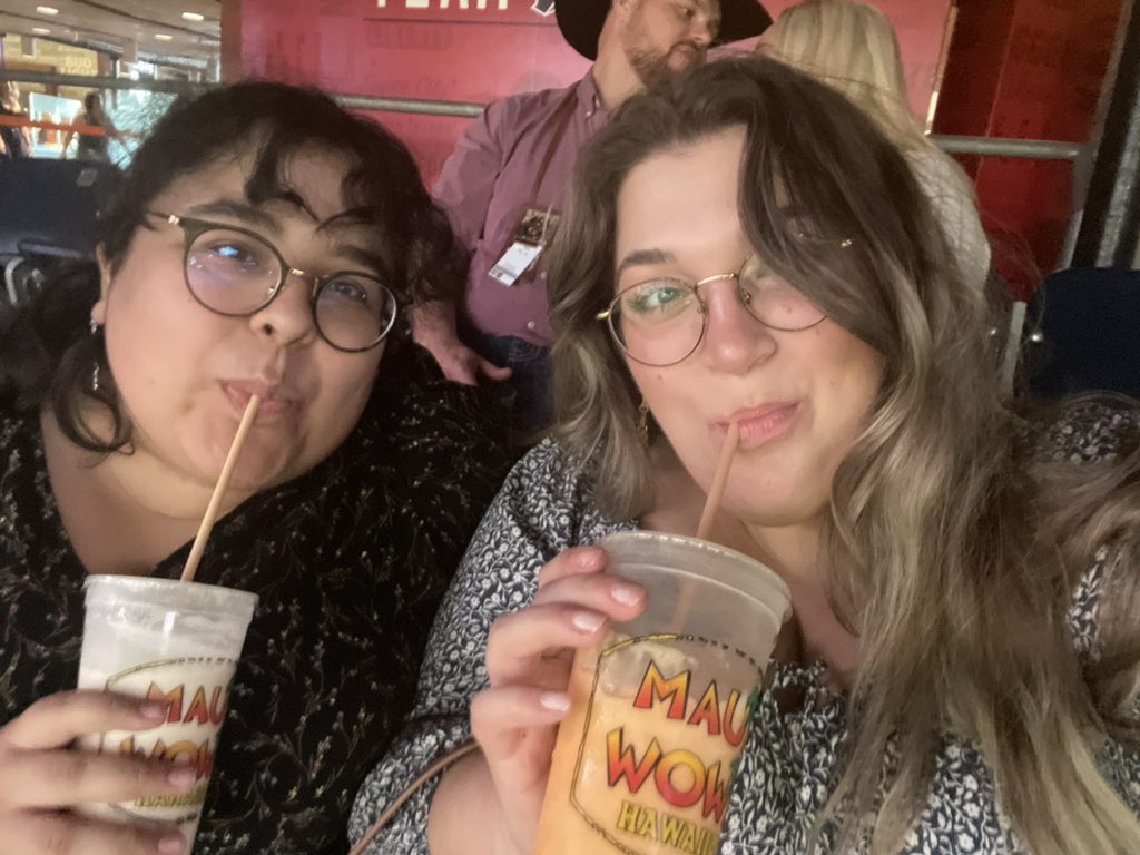 JessLauMel's tweet photo. #RodeoHouston https://t.co/3XfVXudCB1