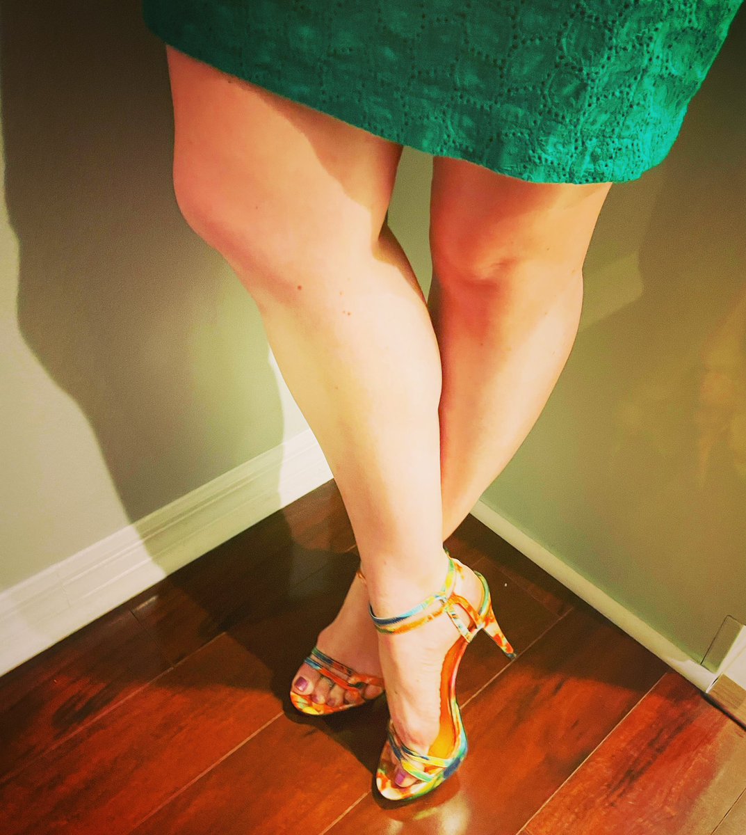 The week of green continues in this @calvinklein #eyeletdress and these @ninewest #highheels which one of my absolute favorite pairs. #happystpatricksday #weargreen #ninewest #ninewestshoes #shoelove365 #shoes #shoelove #shoelover #heellove #heellover #highheels #heels