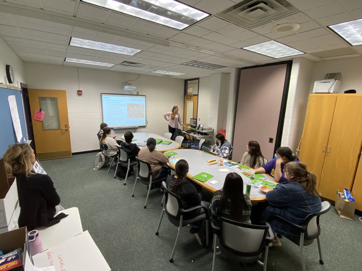 Big thanks to <a href="/sage_edu/">Russell Sage College</a> for visiting with our Scholars today! <a href="/BSPAHS/">BSPAHS</a>