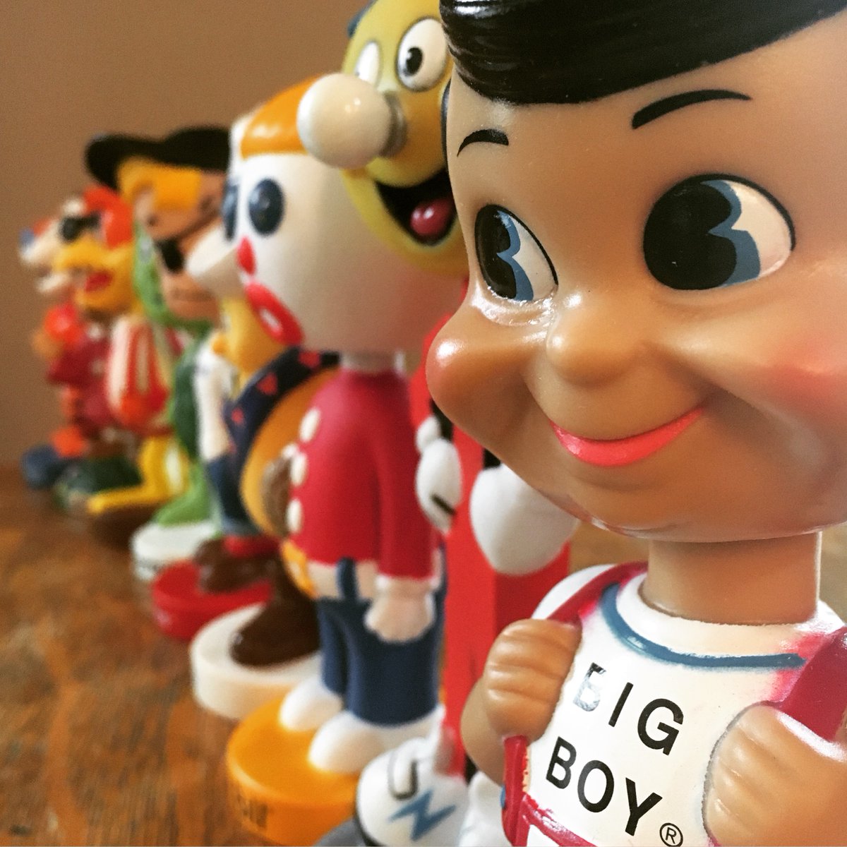 A_J_Roberts's tweet photo. Happy Wacky Wobbler Wednesday! Who doesn't love the classic Funko Ad Icons?
#FunkoPhotoADayChallenge #NotAPop! https://t.co/ARbM6EBPSs