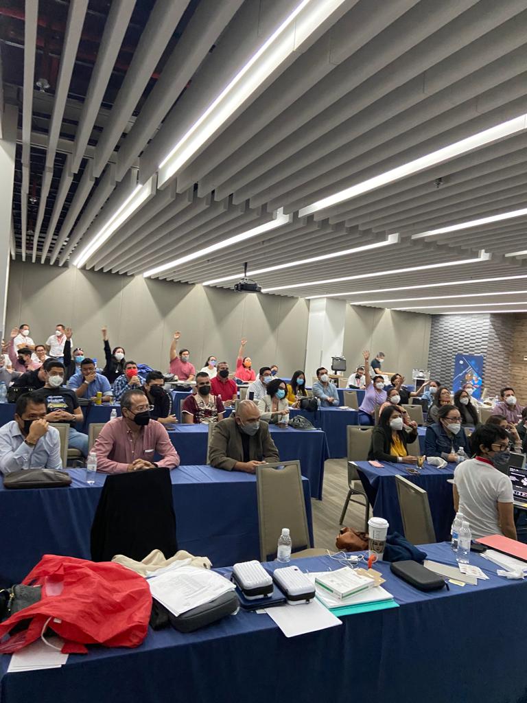 UPAndo6's tweet photo. Porque hay que jugar también, un poco de "UPA jeopardy" para ir cerrando el Curso de UPA en Guadalajara esta tarde. ¡Y tenemos el equipo ganador! #UPAndo #CIMU2022 Gracias a todas y todos quienes nos acompañaron hoy, fue un gran gusto compartir con ustedes. https://t.co/oM280aYEEW
