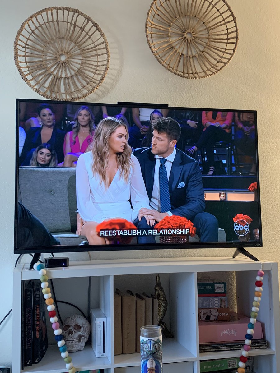 KieeksCheeks's tweet image. This is worse than the game of thrones finale #thebachelor #GameofThrones