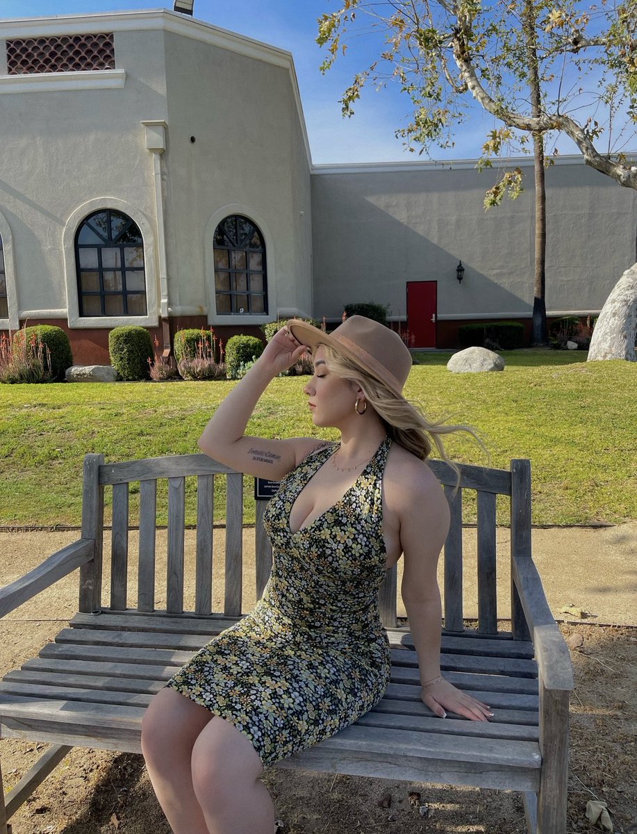 VirginiaArlene's tweet photo. sundress szn? https://t.co/D7kzEGhIW1