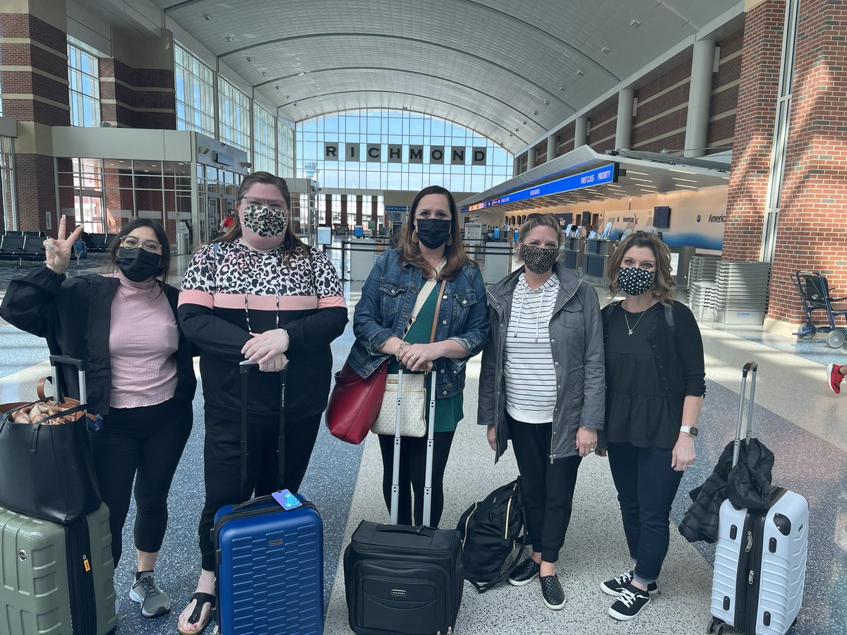 laura_prymak's tweet photo. We are on our way to @ronclarkacademy!! So excited to be going on this adventure with @MTrue814 @MsRadt_2nd @MissSanchezSCES @Kimber091523 #ONEccps #SALEMstar #SHINEon https://t.co/gHogBQub5x