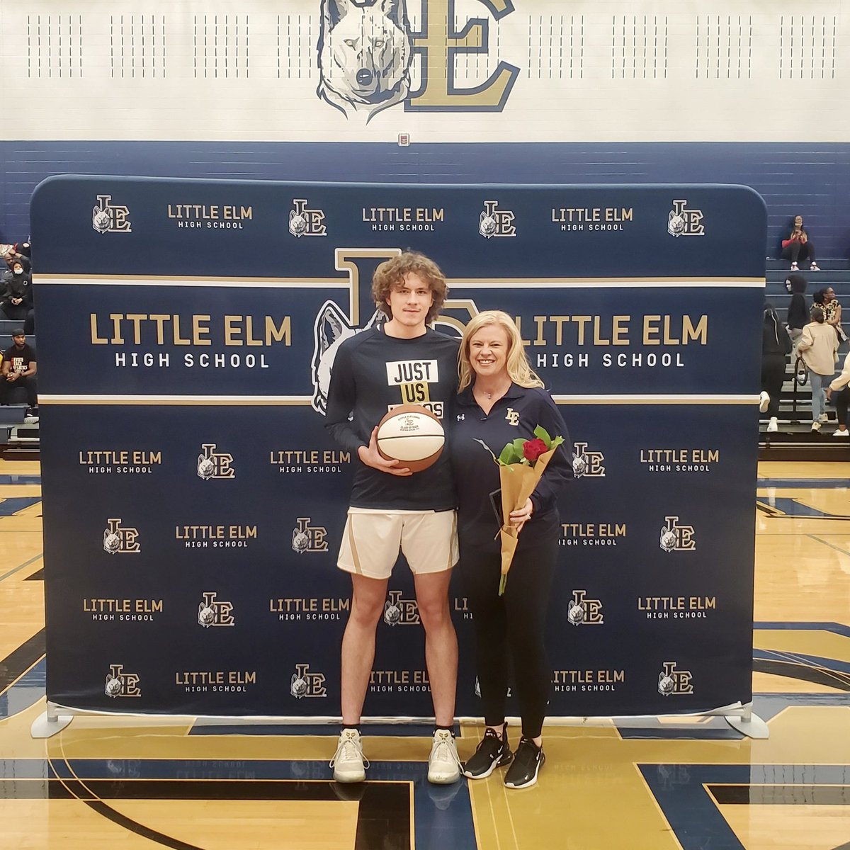 LEBoysLoboHoops's tweet photo. In closing out the 2021-2022 season with our end of the year banquet last night, we would like to wish our senior student-athletes the best of luck with their future endeavors. Keep #Hunting @LEISDAthletics https://t.co/VkVWVPSWiY