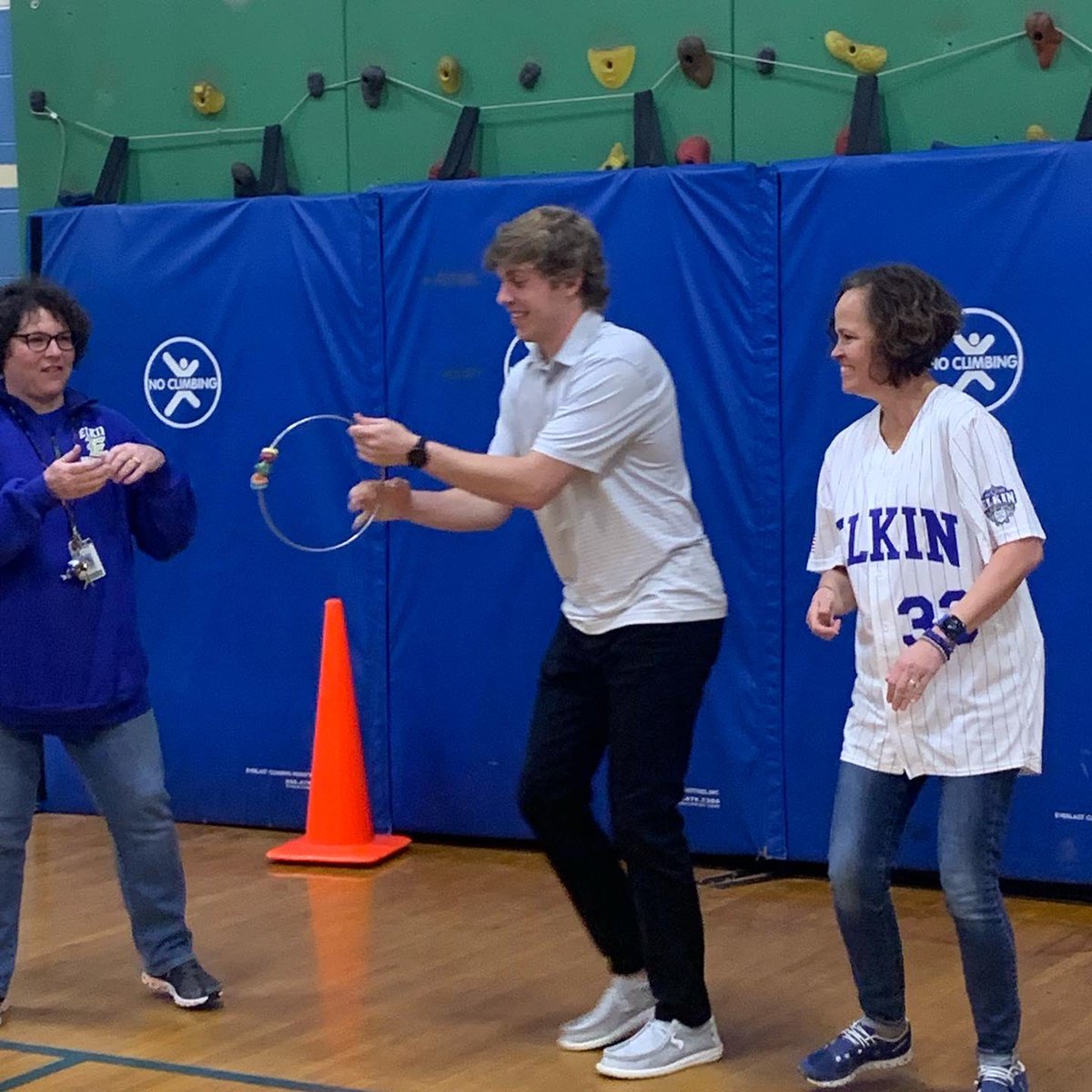elkin_elem's tweet photo. Ended our #backinthegame day with some Staff {Personal} Development #relationships #teacherlife #buzzrings โค๏ธ๐๐ @elkincity https://t.co/ffe1ftfm5O
