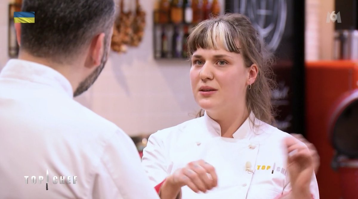 TopChefOOC's tweet photo. "Mon dessert est une clémentine pas épluchée, car c'est ce que je recevais à Noël quand j'étais petite" #TopChef https://t.co/6AaQf2URES