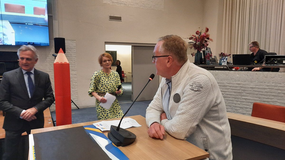 PietvDijk's tweet photo. #Soest #gemeenteraadsverkiezingen2022 Bakker Verkley schenkt opbrengst verkiezingsgebakjes aan giro 555  een bedrag van 885 euro. voor Oekraïne https://t.co/XLKW23hZpP
