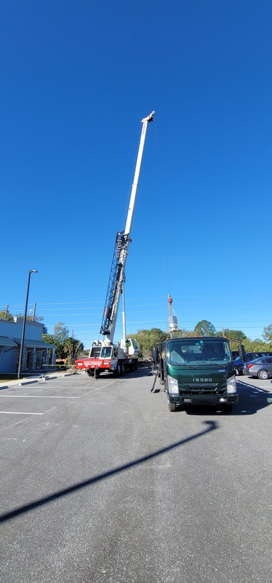 SuperiorRigging's tweet photo. Recently Superior had the privilege of donating a 75-ton crane to assist Energy Air and Westbrook Mechanical in setting the Equipment they donated to  @ShepherdsHope in Winter Garden, FL.

#SRE is thankful to be part of such an amazing project! #MakingTheToughLookEasy https://t.co/N2RTpdT8XX