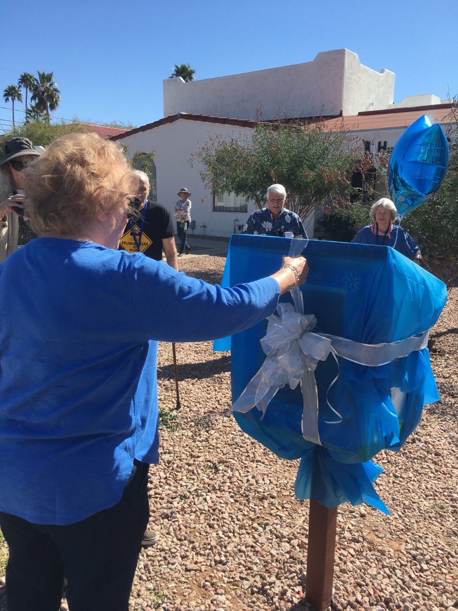 gohumanityworld's tweet photo. #BeyondBeliefNetwork team Humanist Society of Greater Phoenix just cut the ribbon on a new little free library! https://t.co/FiXDMnjHs6