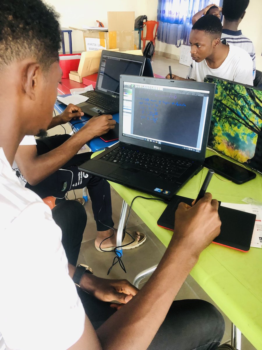 SteveGodstime's tweet photo. On 8th of February 🧭 2022,Our second set 👨‍✈️ of tutors training 🗡, on how to use our recording 🎬 and writing 📝 software💻 to create ✍🏿 content @college_app_  @davido
@wrblo #playmycourse
#collegeapp
#edtech
#teranext https://t.co/BZXbKNxAxo