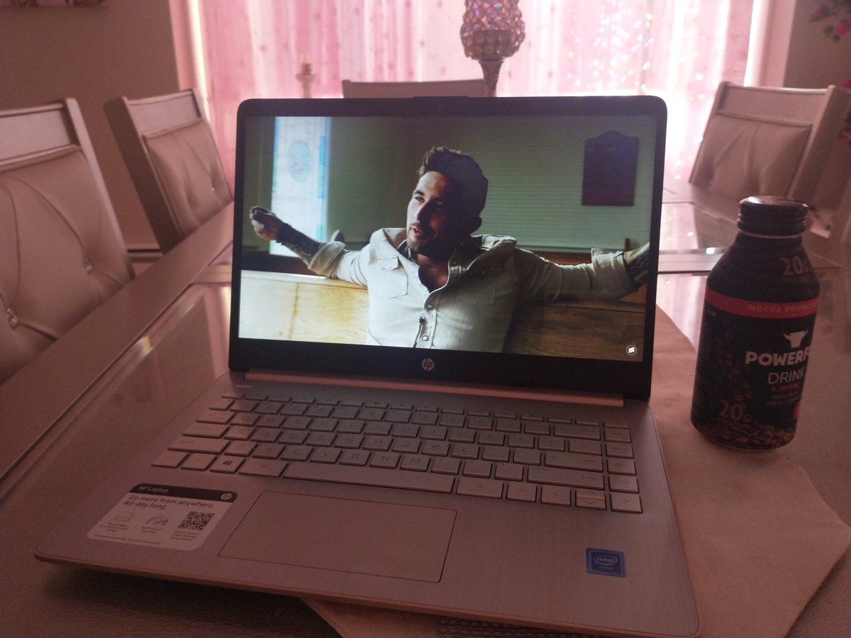 oOoOohhh this new <a href="/Michaelraymusic/">Michael Ray</a> video is 🔥🔥🔥 loves it 😍🤩 #holywater #highereducation #countrymusic