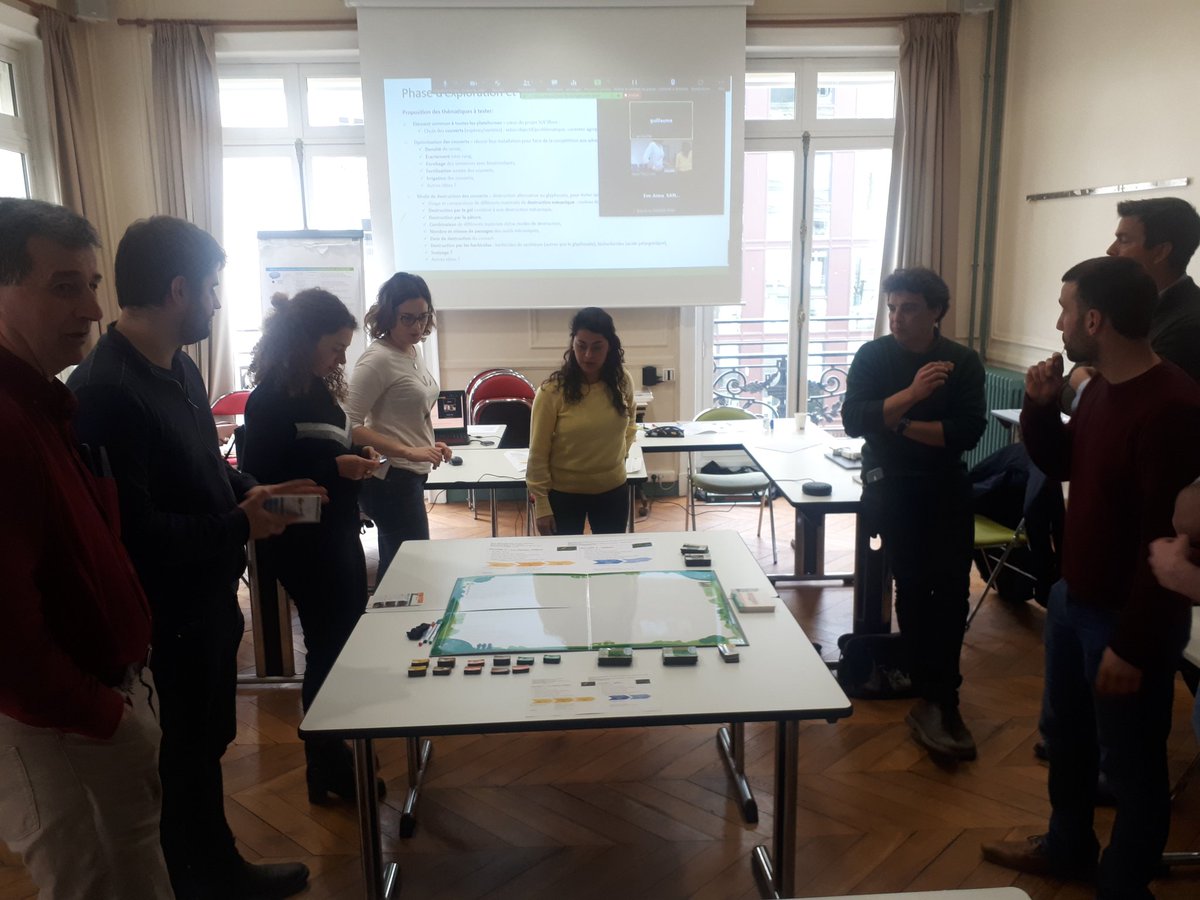 scordeau_inra's tweet photo. Atelier de conception des plateformes expérimentales chez les #agriculteurs @apad_contact avec @INRAE_France @novalis_terra dans le cadre du projet #SOLiflore (effet des couverts en ACS sans #glyphosate sur la flore #adventice) https://t.co/OTh08sCx9m