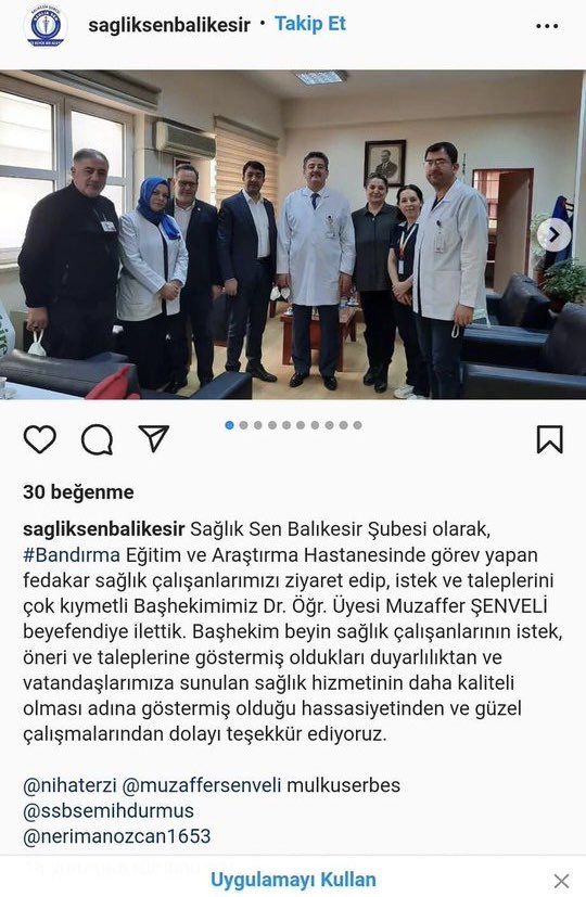 zekikayahan's tweet photo. Hekimlere bir sorum var. Meslektaşlarının paketletilmesini isteyen başhekimin yanındakiler kim? Kargo görevlileri mi? https://t.co/PFkY6NFoAw
