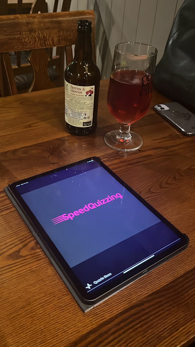 danapX's tweet photo. @HotSpotQuiz @SpeedQuizzing @LancashireFold @WeRMiddleton Quizzie Bee’s 🐝 https://t.co/EdIsiSvCue