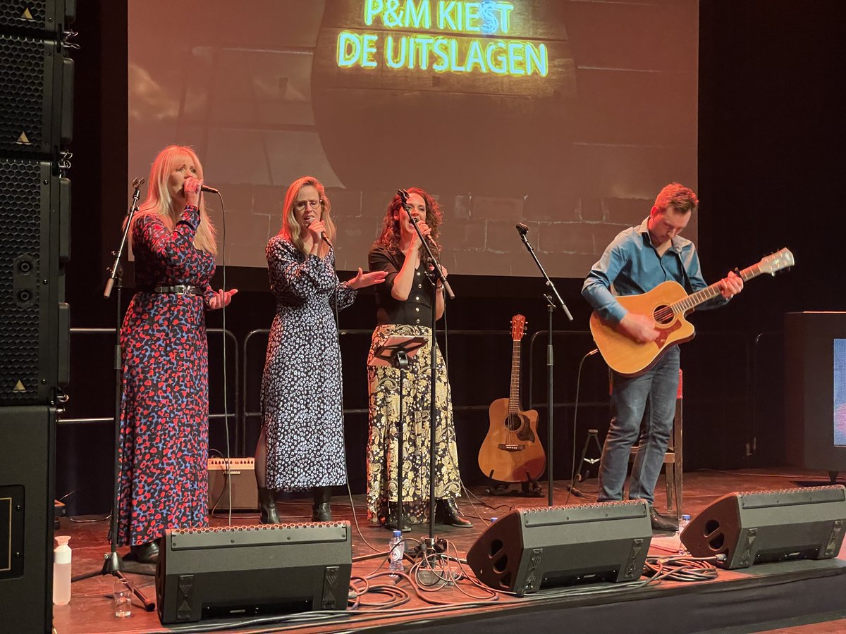 Arizona Chain zorgt in de zaal voor een hartverwarmend optreden. #penmkiest