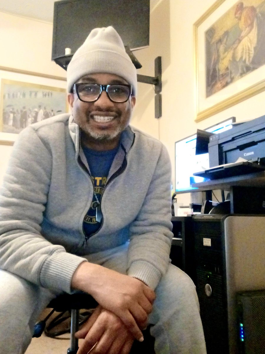 Jimmy_Harper's tweet photo. Today is a Good Day just catching up on emails, messages, reading articles, etc.......

#Wednesday 
#WednesdayAfternoon 
#WednesdayGrooves
#WednesdayMotivation 
#WednesdayVibes https://t.co/oYtrybSS9P