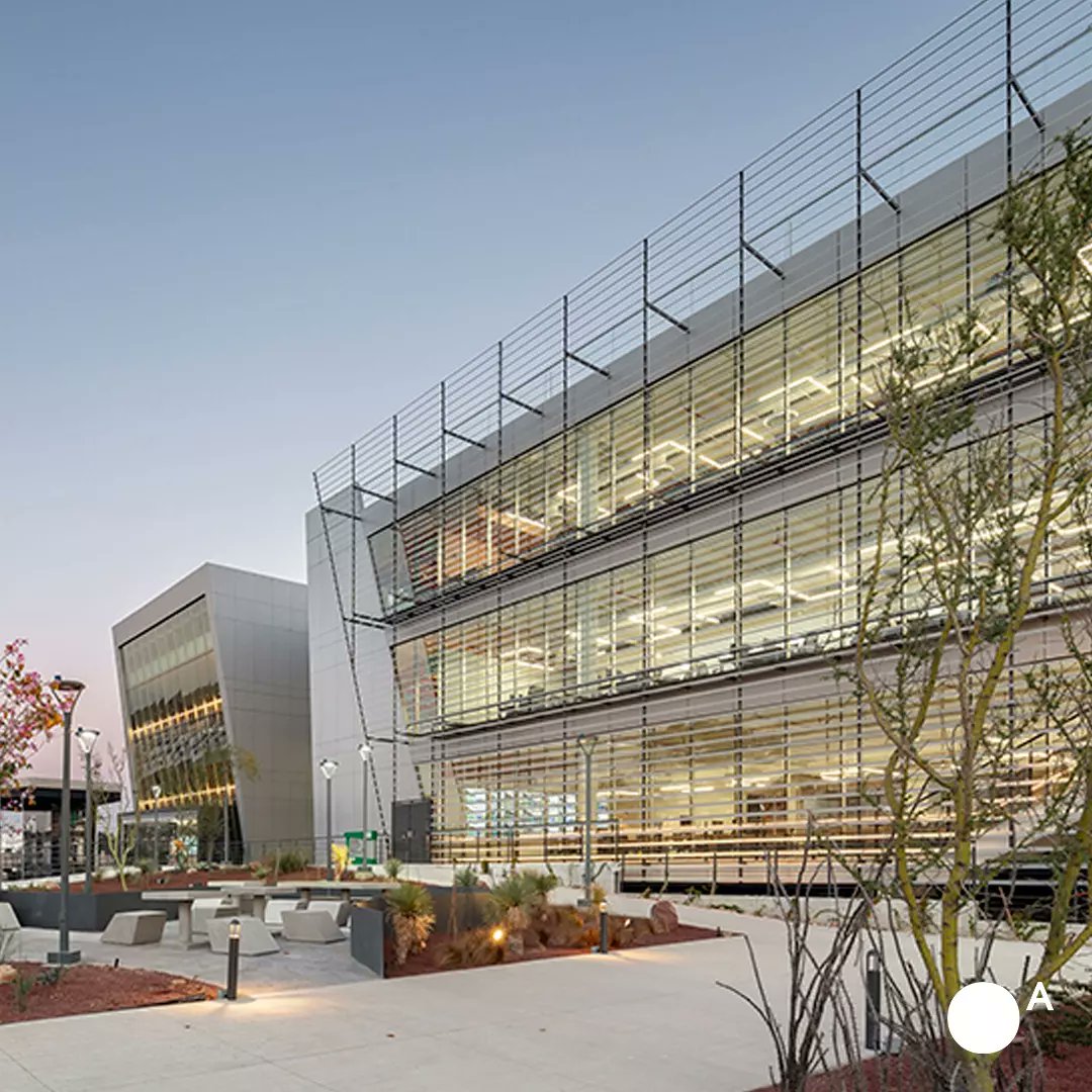OxigenoArq's tweet photo. El proyecto de Centro de operaciones diseñado para la empresa @hdisegurosmex, ubicado en la ciudad de León Guanajuato, México; se basa en el concepto de Campus, con premisas como la horizontalidad y espacios abiertos. https://t.co/nVkZHNoCN4