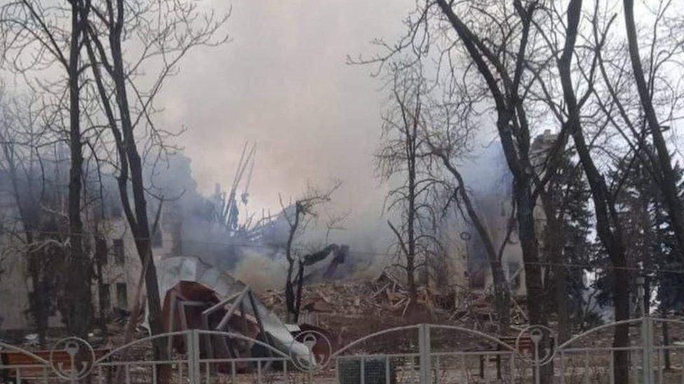 AsamiTerajima's tweet photo. Russian forces dropped a massive bomb on a theater in besieged Mariupol, where hundreds of civilians were sheltered. 

The word "children" had been written in Russian on the pavement outside the building, clearly visible from the sky. 

It didn't mean anything to them. https://t.co/1iQ7rEAnWr