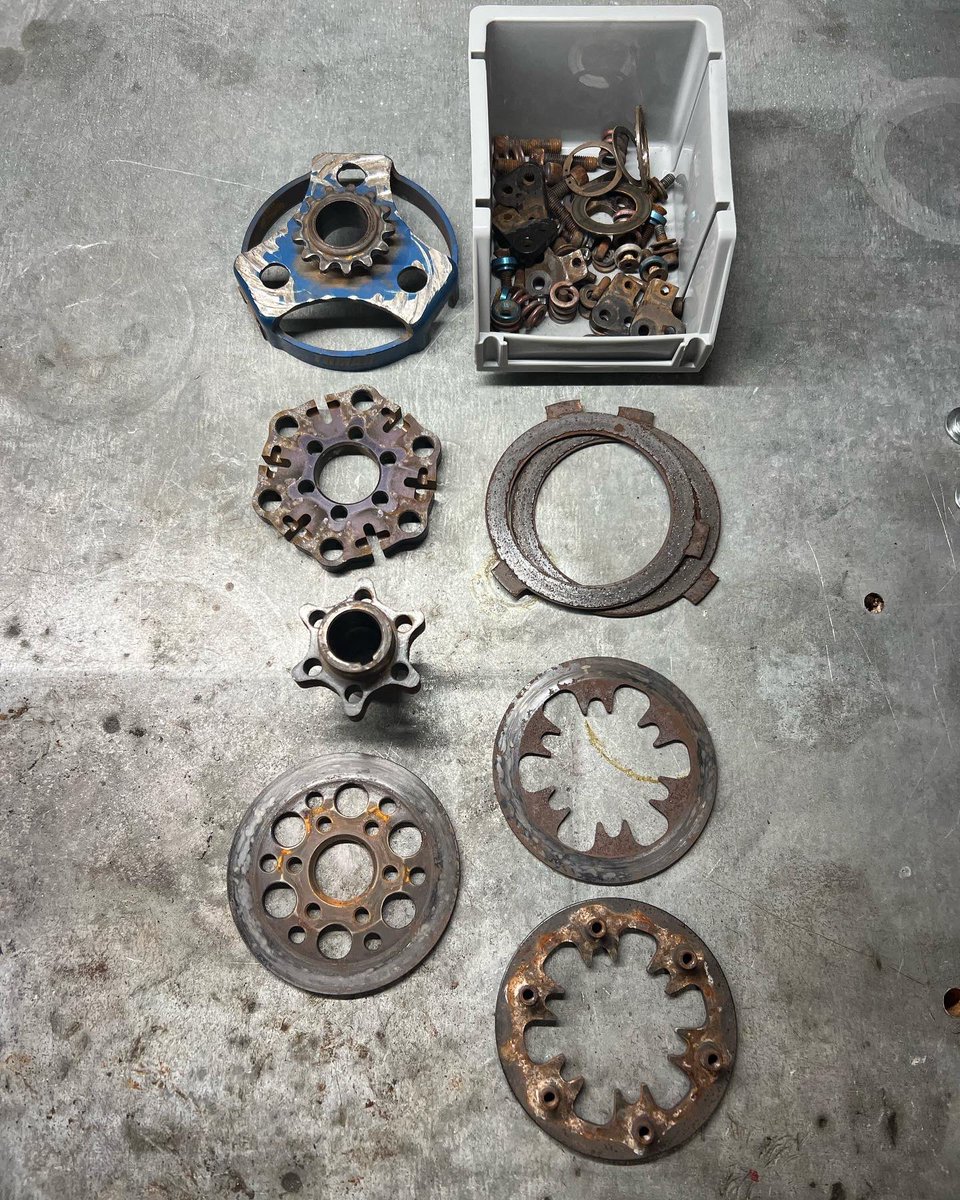 ckikarting's tweet photo. Swipe to see the before and after. πππ»
This Tomar Stellar clutch got a major facelift and some love today. Fresh with a bully basket for 8-tab disks instead of 3-tab to help with lock up.
#CompetitionKarting https://t.co/rJxD2wfQG4