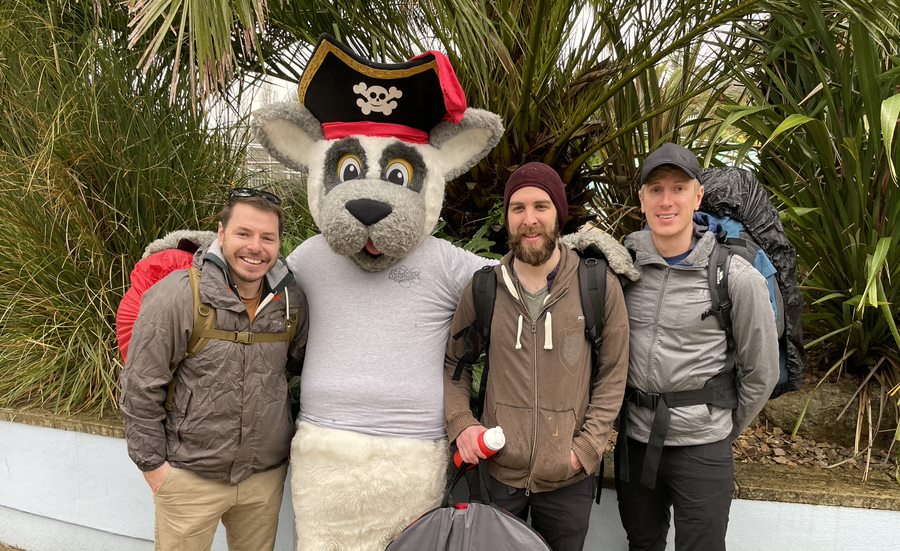 SplashdownQW's tweet photo. An intrepid team of 3 started #splashdownsbigwalk today with the first leg of 135+mile walk along the @swcoastpath from waterpark to waterpark Goodrington to Poole to raise funds for @LMHospiceCare #30for30. Any support would be appreciated. #Devon #Dorset https://t.co/ssfJCUY9Pt https://t.co/T7LgWMK692