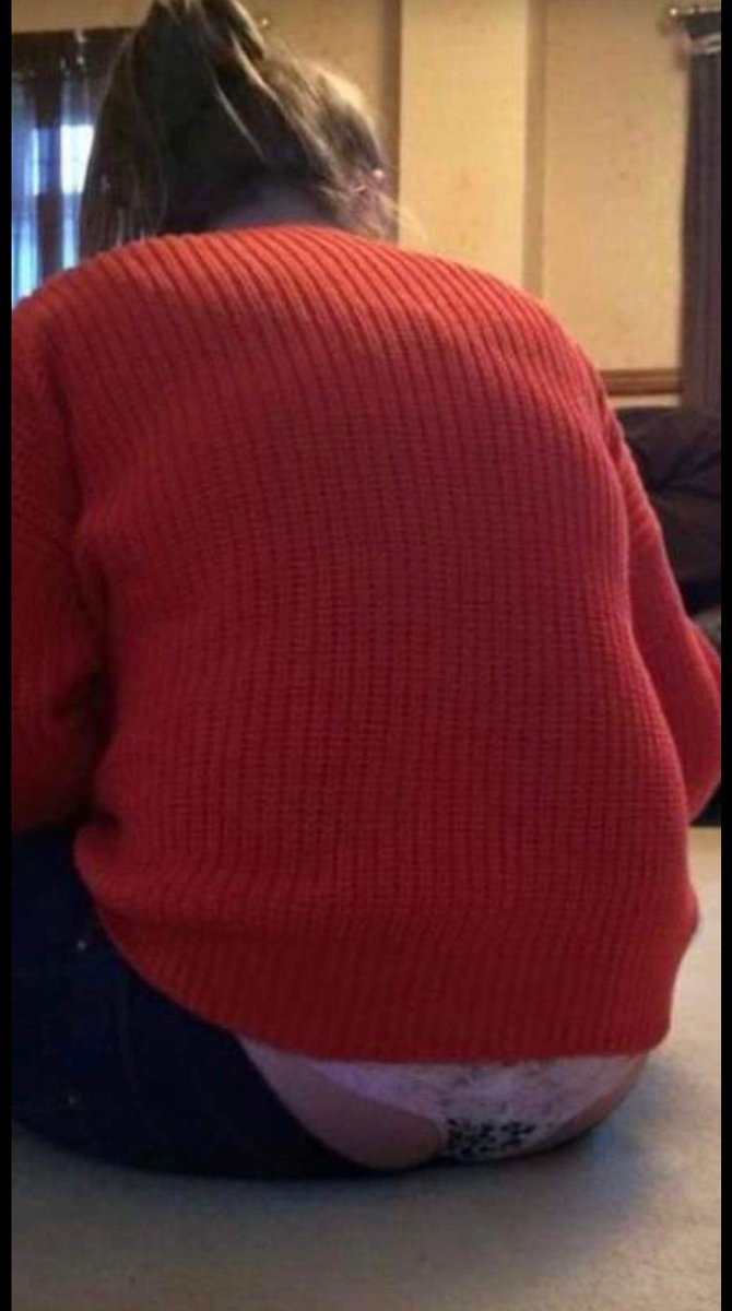 Emma71498469's tweet photo. My bestest was over tonight and she well you can see xx
#Thong #underwhere #PantiesDay #knickers #usedpanties #whaletailthong
#thongpoke https://t.co/NkvqC0OJDu