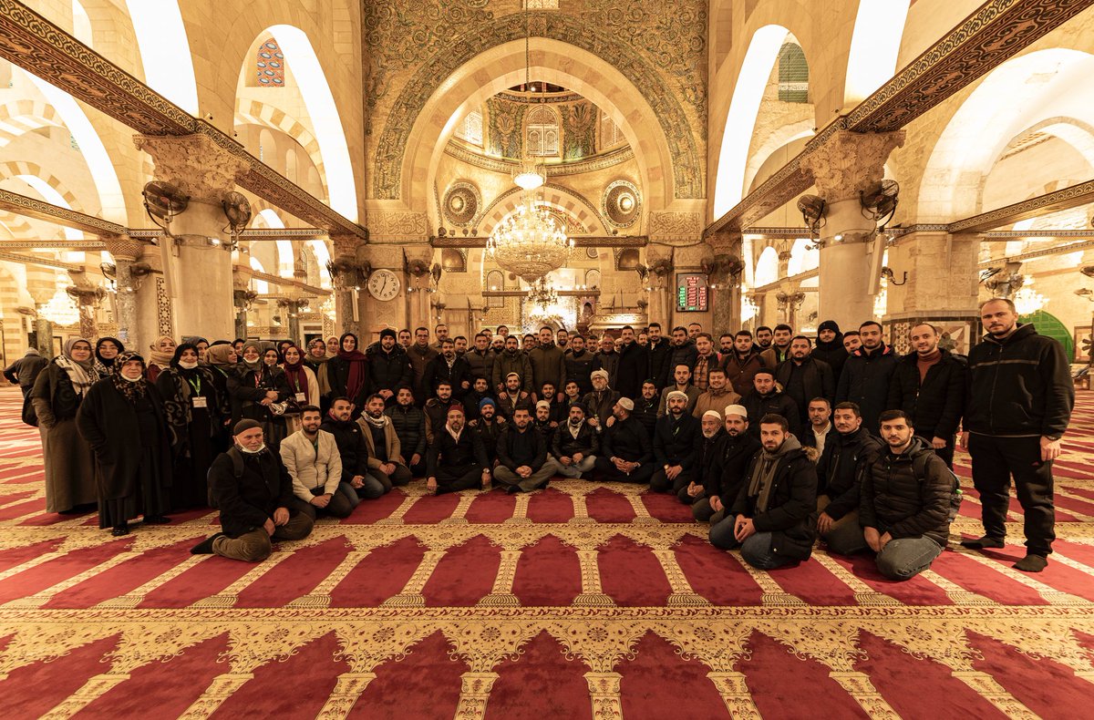 eminogluenes's tweet photo. ELHAMDÜLİLLAH!

“63. İl Temsilcileri Toplantımızı” Türkiye’nin dört bir yanından gelen kardeşlerimizle gözümüzün nuru Kudüs’te gerçekleştirdik.🇹🇷🇵🇸

#Ayasofya’mızın hür oluşuna şahit olduğumuz gibi inşallah #MescidiAksa’mızın da özgürlüğüne şahit olacak ve birlikte haykıracağız! https://t.co/arvU3v4P5B