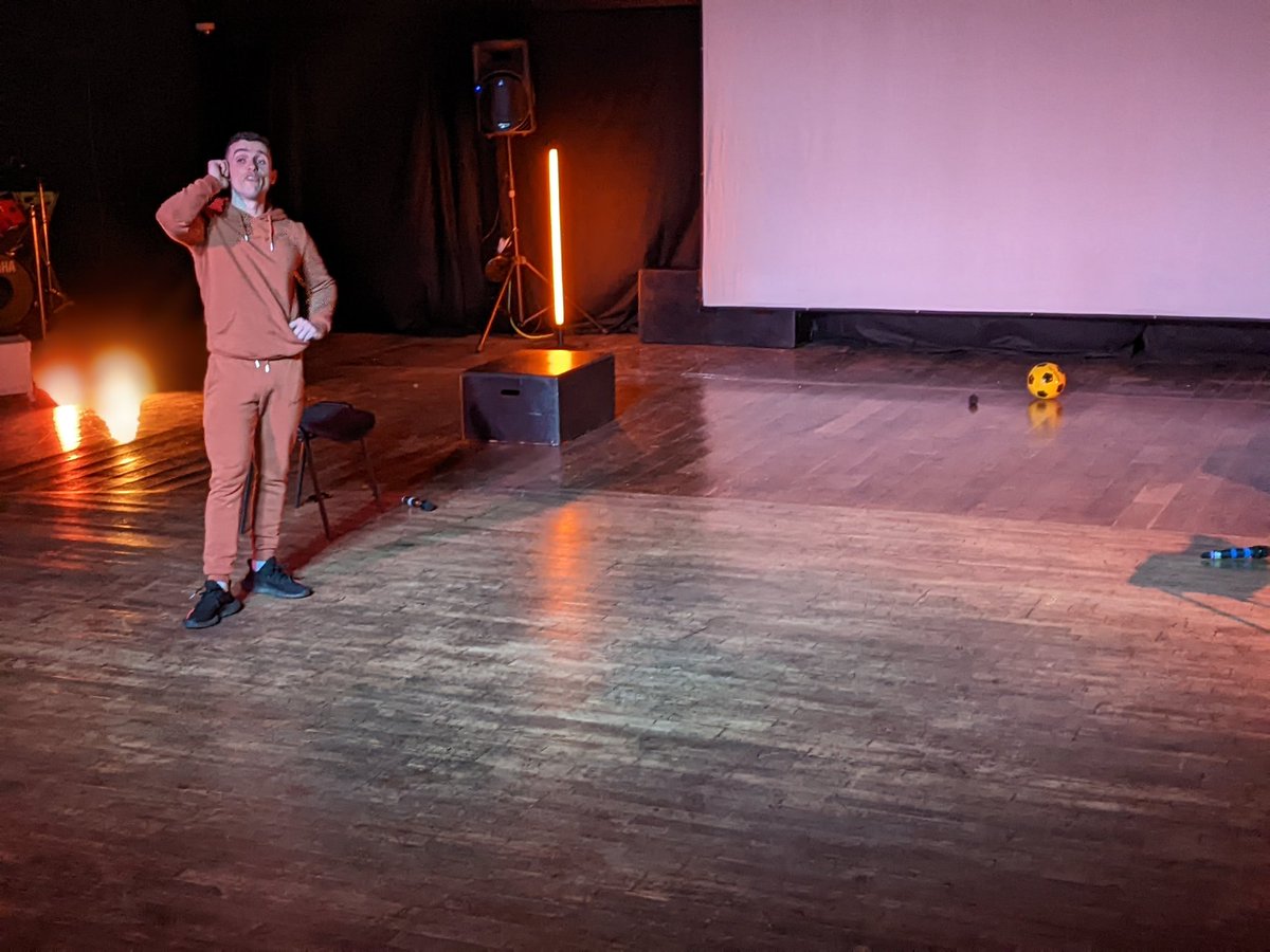 What a night! Fabulous feedback and reflections from the young people who saw the #YMAM performance by @LukeJerdy about his personal journey and anger management. "It genuinely hit me." said one young man. 
@barefeetadam
<a href="/ElectricSunBPL/">Electric Sunshine Project</a> 
#VAWG