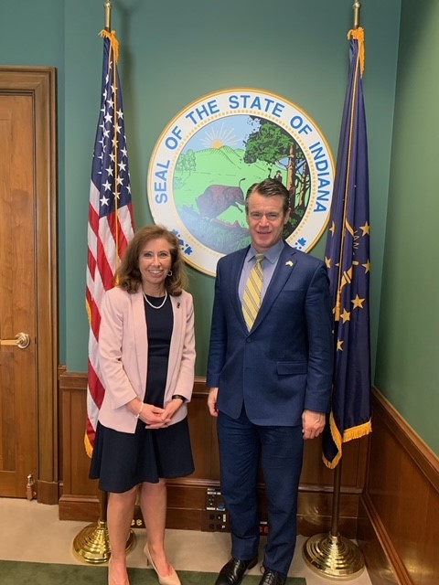 Changent tweet media