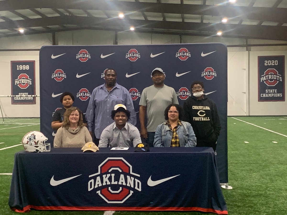 OHSPatsFootball's tweet photo. Congrats to @GainesTheron &amp; family on signing @TNTechFootball. @TTU_CoachA is reeling in great local talent for the Golden Eagles! https://t.co/TfpQsxt5Mr