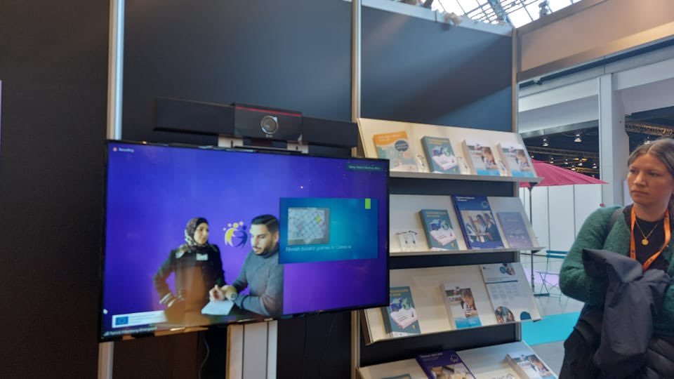 hawraaghandour's tweet photo. Going livestream group A 4 eTwinning goes Hybrid in #Copenhagen #Denmark @etwinningplus #eTwHybrid #eTwinningDK Day 2 Activity https://t.co/xu8crf9fXt