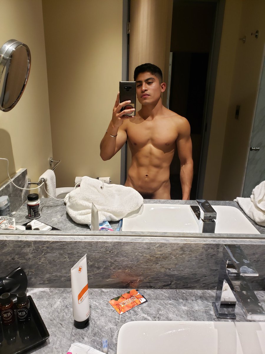 NelsoGarcia3's tweet photo. Que ganas de estar dentro de ti 🥵
RT si te dejas llenar el 🍑 de leche. https://t.co/gvDqAWtDmR