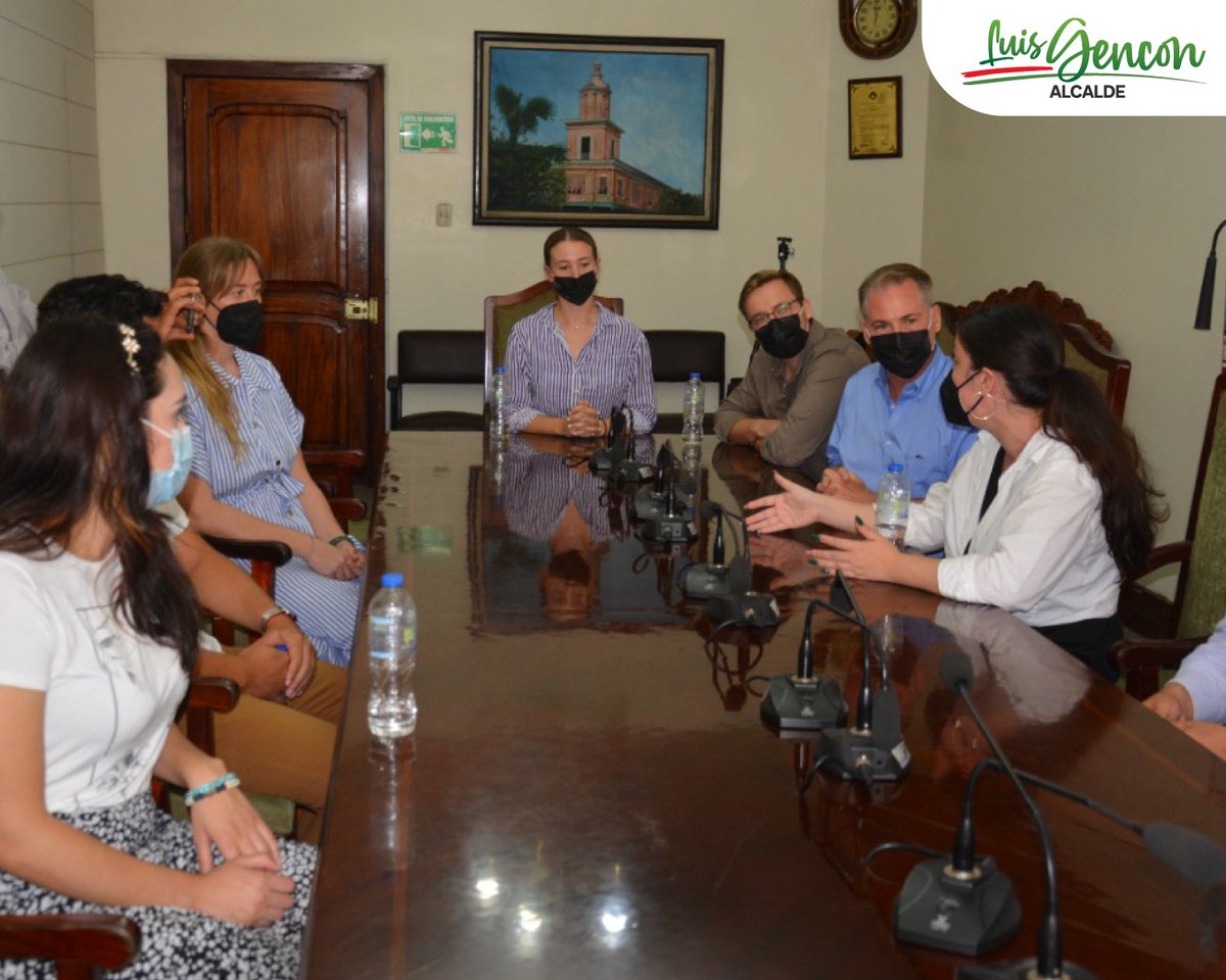 LuisGencon's tweet photo. Es oportuno brindar todo el apoyo y respaldo para los estudiantes y docentes de la Universidad de Florida, quienes escogieron al balneario de Puerto Cayo para elaborar un estudio integral sostenible de las necesidades básicas que tiene la Parroquia, https://t.co/Ld940HV8uI