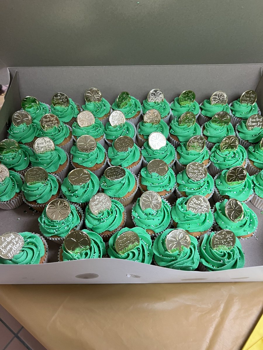 Wellness Wednesday’s at Taylor White…..last Wednesday faculty and staff received two of their favorite treats and today a sweet treat from Terri M Coffman! 
I am one lucky 🍀 principal!@MobilePublicSch #LearningLeading